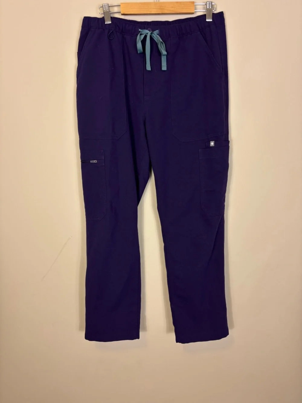 Figs Men’s Bootcut Scrub Pants in Deep Purple with Teal Drawstring Small